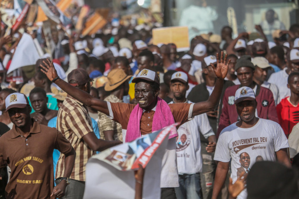 La banlieue dakaroise déroule le tapis rouge à Macky et bat le record d'affluence La banlieue dakaroise déroule le tapis rouge à Macky et bat le record d'affluence