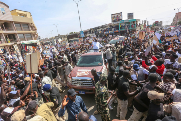 La banlieue dakaroise déroule le tapis rouge à Macky et bat le record d'affluence La banlieue dakaroise déroule le tapis rouge à Macky et bat le record d'affluence