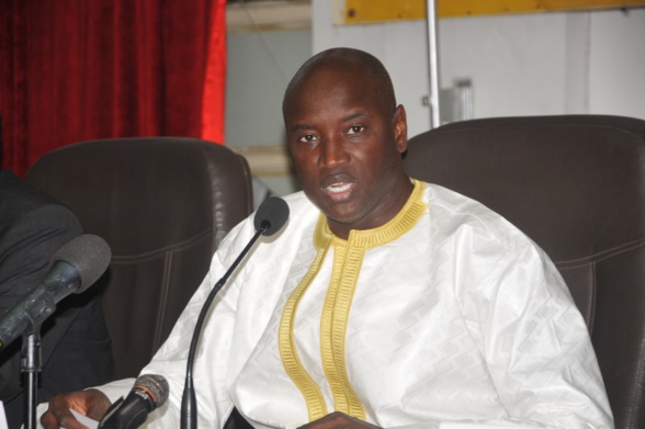 ​ALY NGOUILLE NDIAYE ( MINISTRE DE L'INTÉRIEUR"