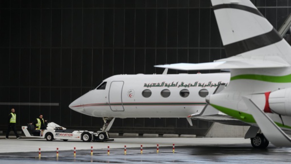 Un avion du gouvernement algérien a décollé dimanche de Genève, où le président Abdelaziz Bouteflika était soigné depuis le 24 février, pour le ramener à Alger Fabrice Coffrini Un avion du gouvernement algérien a décollé dimanche de Genève, où le président Abdelaziz Bouteflika était soigné depuis le 24 février, pour le ramener à Alger Fabrice Coffrini