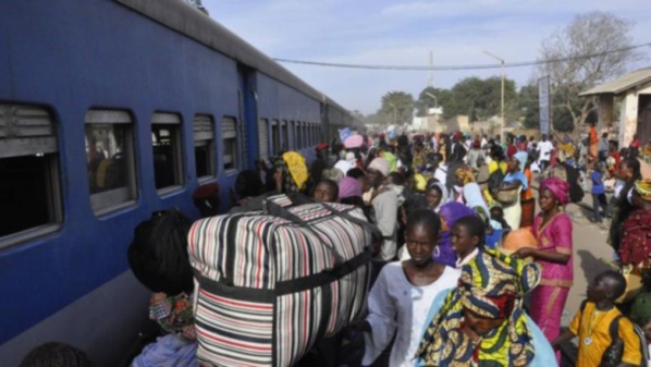 Accident ferroviaire évité à Thiaroye Gare: Un bus bondé de passagers tombe en panne sur les rails et frôle le pire avec un train «Taïba»