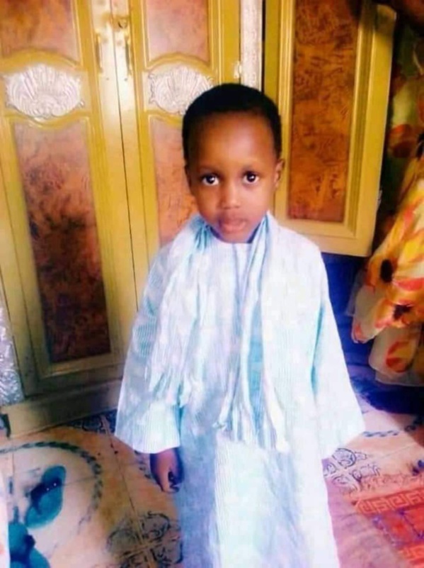 DISPARITION D'UN MBACKÉ-MBACKÉ DE 3 ANS / Serigne Abdou Fatah menace et implique le ministre de l'intérieur qui promet d'engager tous les commissariats du Sénégal DISPARITION D'UN MBACKÉ-MBACKÉ DE 3 ANS / Serigne Abdou Fatah menace et implique le ministre de l'intérieur qui promet d'engager tous les commissariats du Sénégal