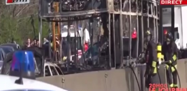 Bus incendié en Italie: 