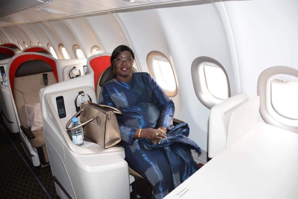 Le ministre du Transport Aérien, Maïmouna Ndoye Seck "teste"  AIR SENEGAL après sa commercialisation !