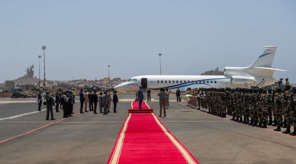 Les images exclusives de l'arrivée du PR Kabore à Dakar Les images exclusives de l'arrivée du PR Kabore à Dakar