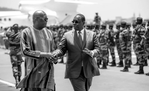 Les images exclusives de l'arrivée du PR Kabore à Dakar Les images exclusives de l'arrivée du PR Kabore à Dakar