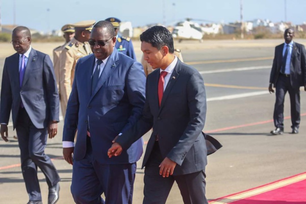 PRESTATION DE SERMENT DE MACKY SALL- Les images de l'arrivée à Dakar du PR Malgache Andry Rajoelina