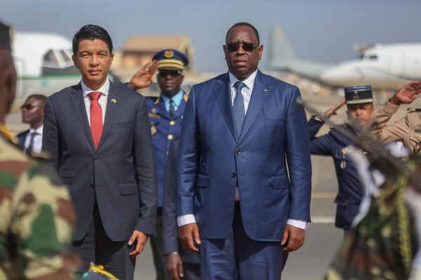 PRESTATION DE SERMENT DE MACKY SALL- Les images de l'arrivée à Dakar du PR Malgache Andry Rajoelina