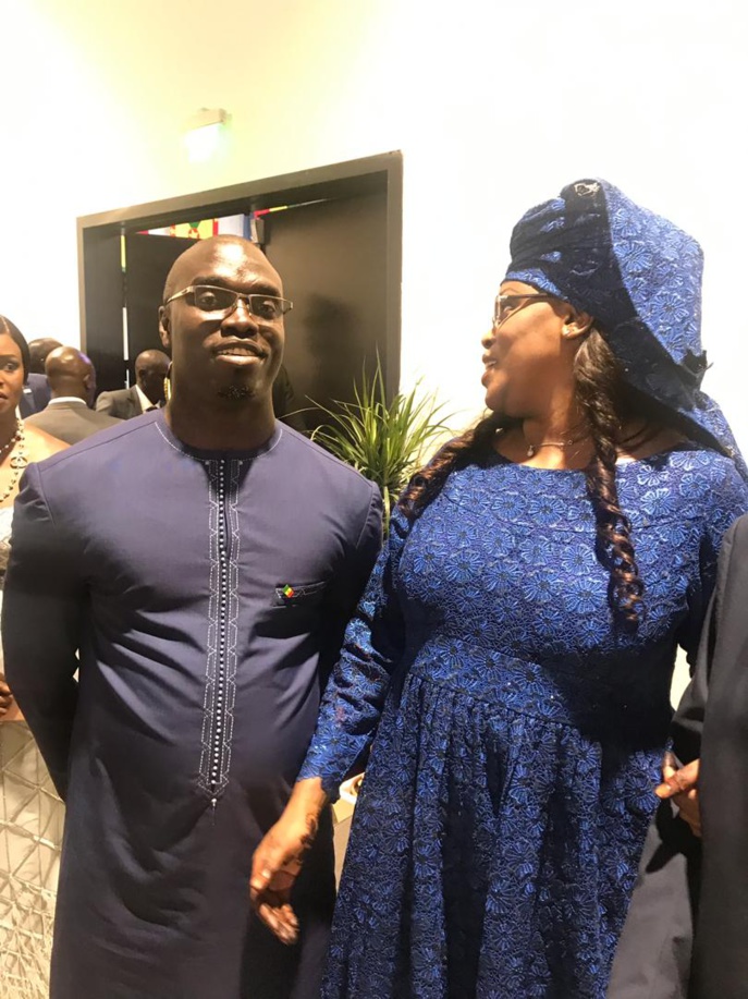 Arrêt sur image! Le selfie de Libass Bass avec le couple Présidentiel Arrêt sur image! Le selfie de Libass Bass avec le couple Présidentiel