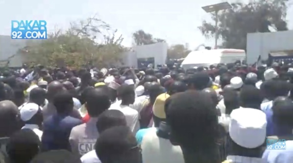 Immense foule pour accompagner Serigne Ahmed Sy à sa dernière demeure Immense foule pour accompagner Serigne Ahmed Sy à sa dernière demeure