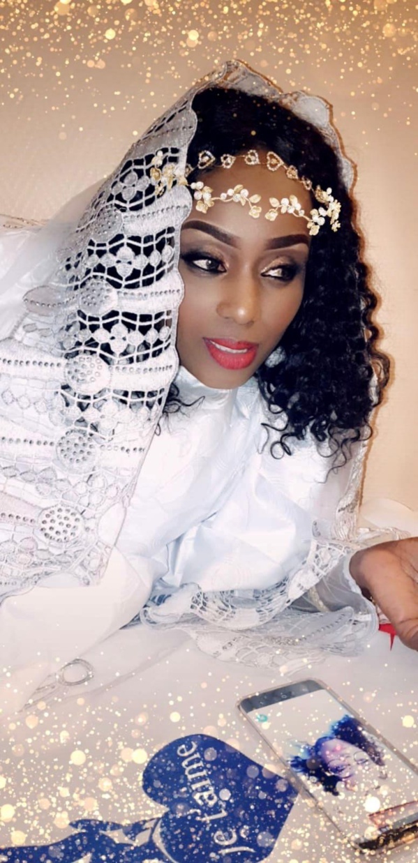 Photos : Feuz Galsen s'est mariée avec Books de Sen Kumpa, regardez