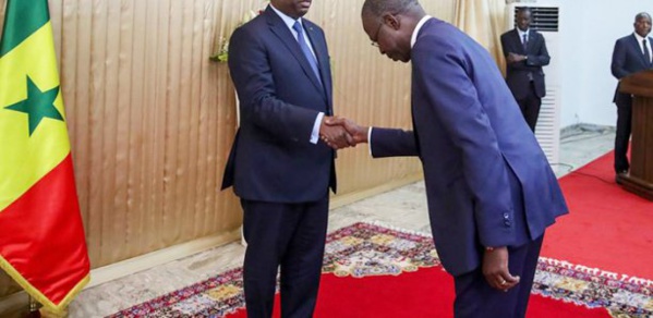 Démission du gouvernement : Dionne rend le tablier à 12 h Démission du gouvernement : Dionne rend le tablier à 12 h