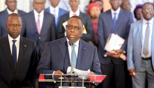 Macky Sall va nommer un Premier ministre pour quelques mois, le temps de passer la loi à l’Assemblée nationale qui supprimera la Primature. Macky Sall va nommer un Premier ministre pour quelques mois, le temps de passer la loi à l’Assemblée nationale qui supprimera la Primature.