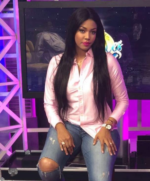 Qu'attendent les hommes pour épouser la belle Ya Awa Dièye? Qu'attendent les hommes pour épouser la belle Ya Awa Dièye?