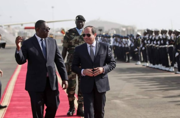 Les images de l'arrivée du PR Égyptien à Dakar Les images de l'arrivée du PR Égyptien à Dakar