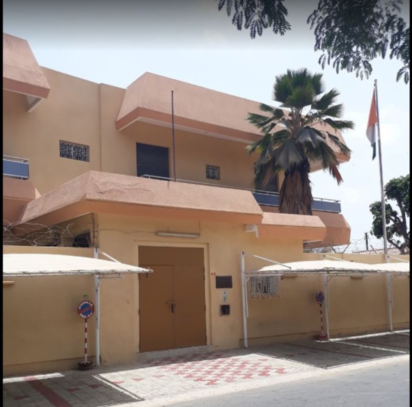 Ambassade du Zimbabwe au Sénégal : Le collectif des travailleurs sénégalais sans salaire depuis le mois de Septembre Ambassade du Zimbabwe au Sénégal : Le collectif des travailleurs sénégalais sans salaire depuis le mois de Septembre