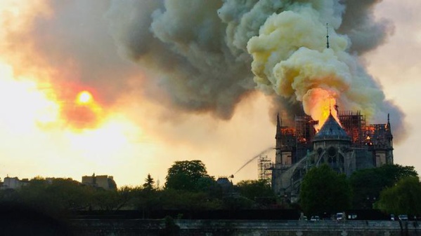 Incendie de Notre-Dame de Paris: ce que l’on sait, le feu est maîtrisé, les ouvriers du chantier entendus