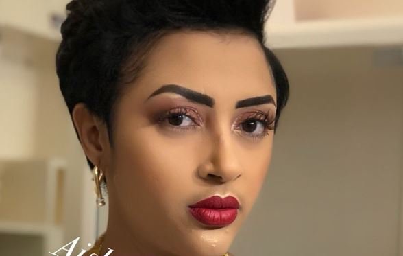 La Femme De Wally Seck sénégalaisement classe La Femme De Wally Seck sénégalaisement classe