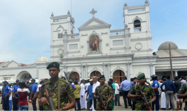TRISTES PÂQUES AU SRI LANKA : PLUS DE 150 MORTS DANS UNE SÉRIE D’EXPLOSIONS VISANT DES ÉGLISES TRISTES PÂQUES AU SRI LANKA : PLUS DE 150 MORTS DANS UNE SÉRIE D’EXPLOSIONS VISANT DES ÉGLISES