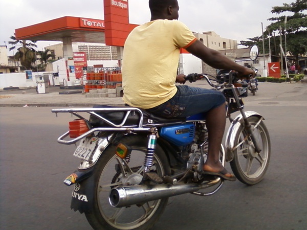 Urgent - Un jeune conducteur de moto Jakarta retrouvé mort dans sa... chambre