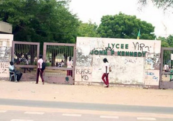 Lycée Kennedy : Confessions de l’élève de 17 ans qui entretenait une relation avec son directeur d’école !