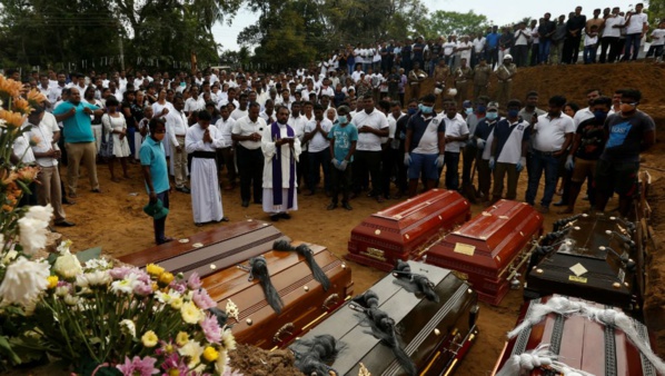 Le bilan des attentats au Sri Lanka s'alourdit à 359 morts Le bilan des attentats au Sri Lanka s'alourdit à 359 morts