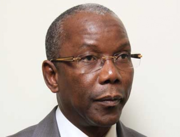 Admis à faire valoir ses droits à une pension de retraite , qu'est ce qui retient Amadou Samba Kane à la direction de la LONASE?