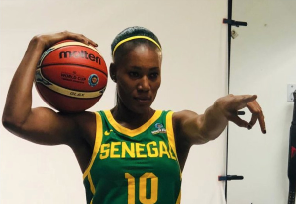 Photos (05) – Pour son anniversaire, Astou Traoré fait appel à des talibés pour le « Kamil » Photos (05) – Pour son anniversaire, Astou Traoré fait appel à des talibés pour le « Kamil »