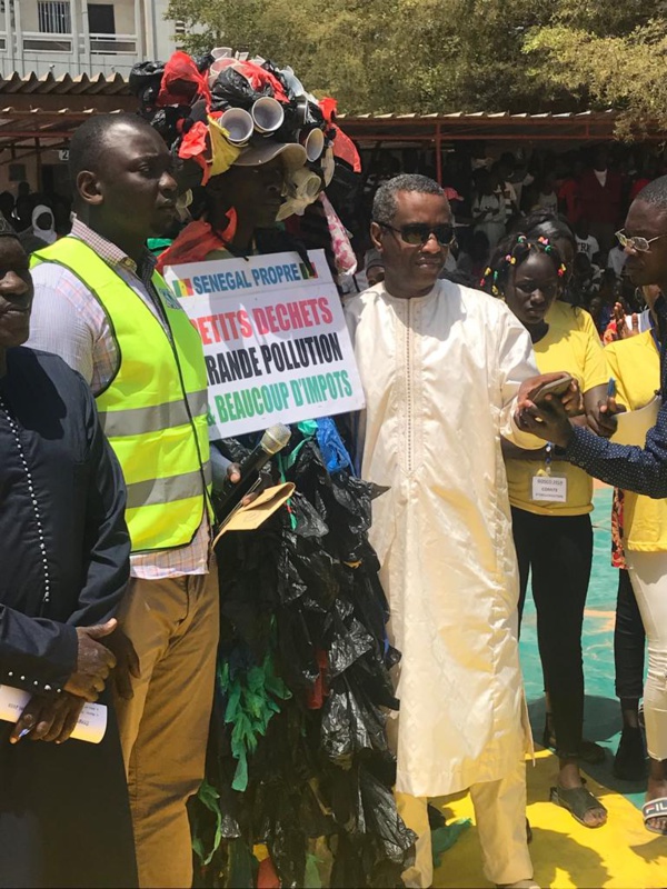 ​Clean up challenge, le mouvement ´Sameu Sunu Momel’ de Malika investit les écoles