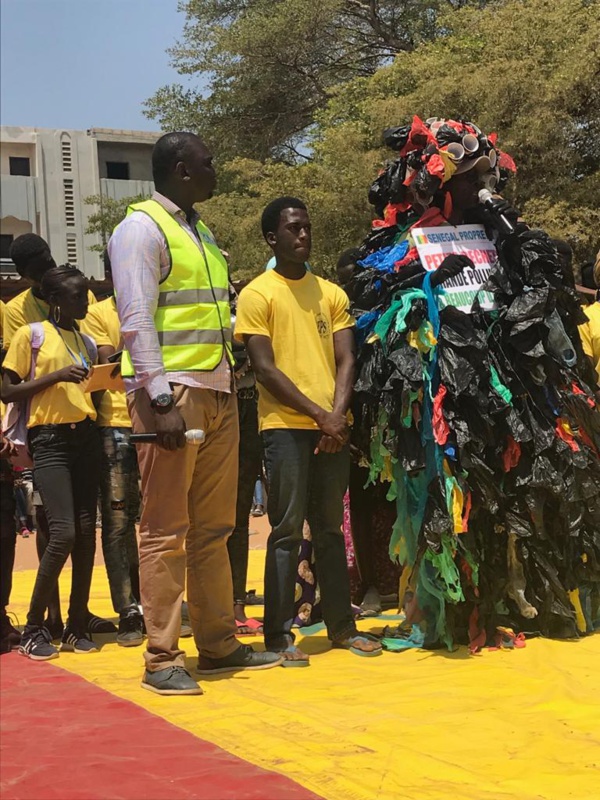 ​Clean up challenge, le mouvement ´Sameu Sunu Momel’ de Malika investit les écoles