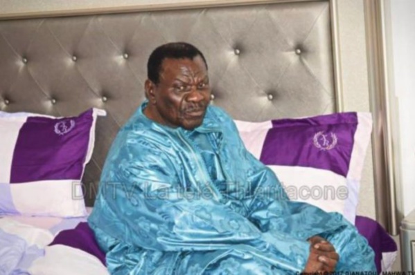 Décès Cheikh Béthio Thioune : Proches et sympathisants chez Serigne Saliou Thioune, fils aîné du Cheikh. Décès Cheikh Béthio Thioune : Proches et sympathisants chez Serigne Saliou Thioune, fils aîné du Cheikh.