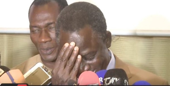 Procès de l’affaire des faux billets : Les larmes de Thione Seck ! Procès de l’affaire des faux billets : Les larmes de Thione Seck !