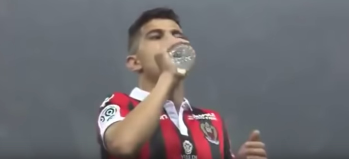 L’arbitre arrête le match Nice-Monaco pour permettre à Youcef Atal de rompre le jeûne (vidéo) L’arbitre arrête le match Nice-Monaco pour permettre à Youcef Atal de rompre le jeûne (vidéo)