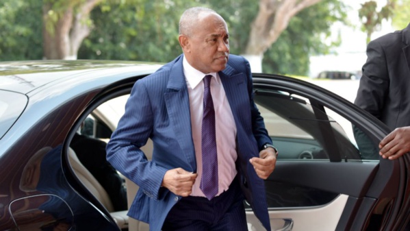 Le président de la Confédération africaine de football, Ahmad Ahmad, interpellé à Paris