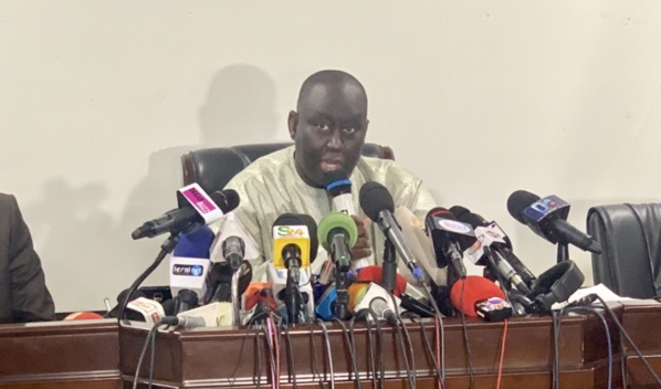 Aliou Sall : " pourquoi je ne démissionnerai pas… " Aliou Sall : " pourquoi je ne démissionnerai pas… "