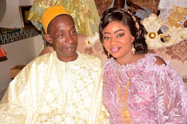 Le touchant témoignage du "Roi du Mbalax" envers notre confrère Pèdre Ndiaye Le touchant témoignage du "Roi du Mbalax" envers notre confrère Pèdre Ndiaye