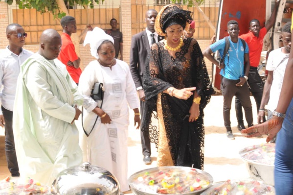 Le touchant témoignage du "Roi du Mbalax" envers notre confrère Pèdre Ndiaye Le touchant témoignage du "Roi du Mbalax" envers notre confrère Pèdre Ndiaye