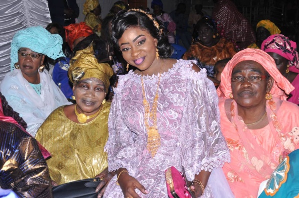 Le touchant témoignage du "Roi du Mbalax" envers notre confrère Pèdre Ndiaye Le touchant témoignage du "Roi du Mbalax" envers notre confrère Pèdre Ndiaye