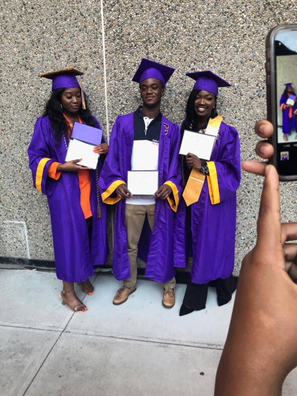 Graduation de son fils aux USA- Le célèbre Mathiam pose tout heureux avec sa famille