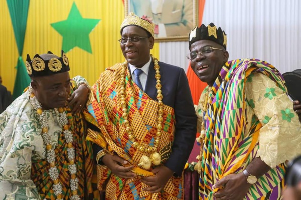 Pourquoi le Pr Macky Sall a été élevé *Ayôpô Pourquoi le Pr Macky Sall a été élevé *Ayôpô