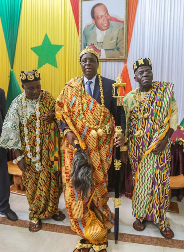 Pourquoi le Pr Macky Sall a été élevé *Ayôpô Pourquoi le Pr Macky Sall a été élevé *Ayôpô