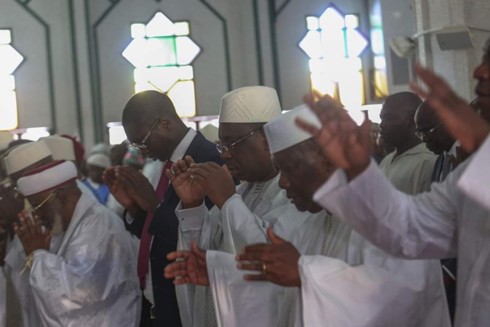Les images exclusives de la prière du Vendredi du Pr Macky Sall à Abidjan