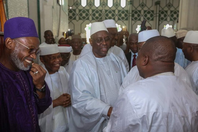 Les images exclusives de la prière du Vendredi du Pr Macky Sall à Abidjan Les images exclusives de la prière du Vendredi du Pr Macky Sall à Abidjan