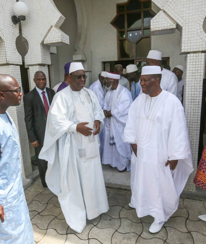 Les images exclusives de la prière du Vendredi du Pr Macky Sall à Abidjan Les images exclusives de la prière du Vendredi du Pr Macky Sall à Abidjan