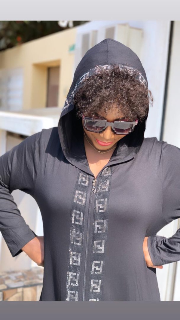 "Maman" de la série "Un Café Avec...", c'est une...bombe ! "Maman" de la série "Un Café Avec...", c'est une...bombe !