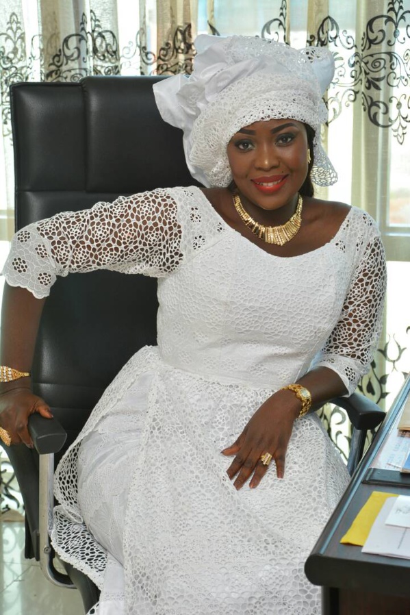 Profession de foi N°5 / Adja Sy : « J'étais en état de grossesse de 4 à 5 mois quand je me battais à la place de l'Obélisque en 2012. Le budget de la place du souvenir est insuffisant. Mes projets pour le site : rentabiliser tout en restant dans... Profession de foi N°5 / Adja Sy : « J'étais en état de grossesse de 4 à 5 mois quand je me battais à la place de l'Obélisque en 2012. Le budget de la place du souvenir est insuffisant. Mes projets pour le site : rentabiliser tout en restant dans...