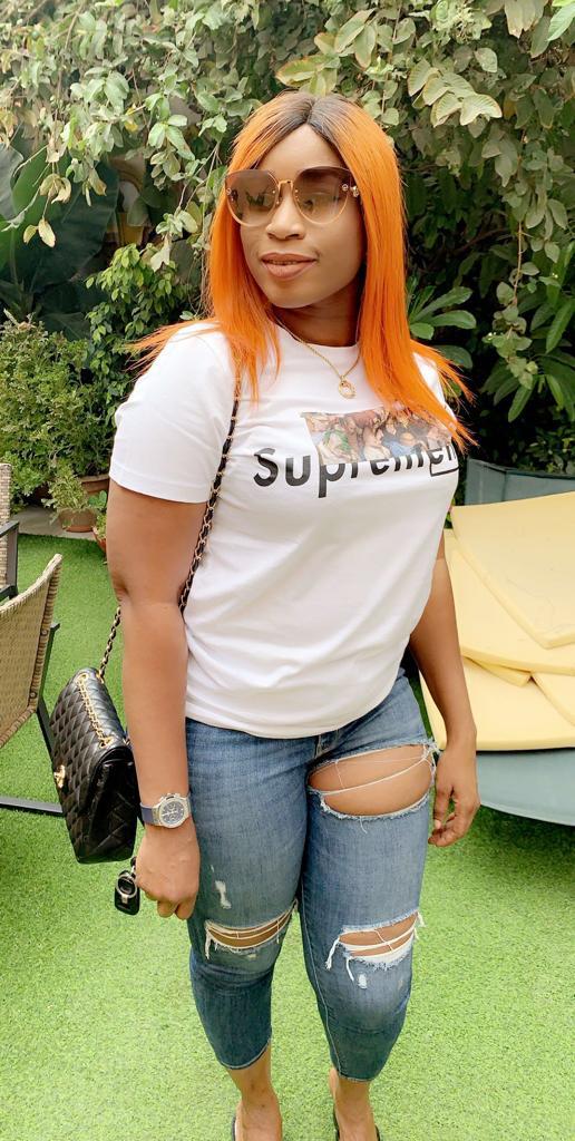 Aïda Samb, la belle chanteuse très sexy avec son jean déchiré Aïda Samb, la belle chanteuse très sexy avec son jean déchiré