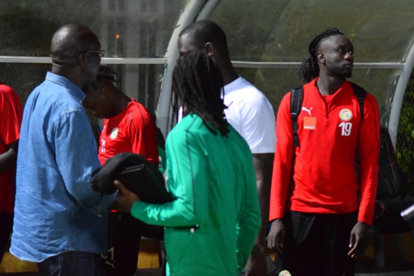 Le responsable de l'APR, Mohamed Sylla en Égypte pour supporter les "Lions" (images)