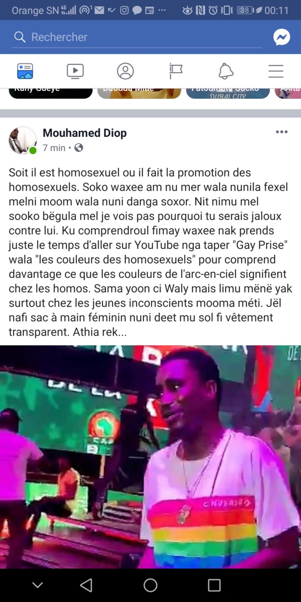 Pour avoir porté ce tee-shirt, le chanteur Waly Seck attaqué sur la toile Pour avoir porté ce tee-shirt, le chanteur Waly Seck attaqué sur la toile