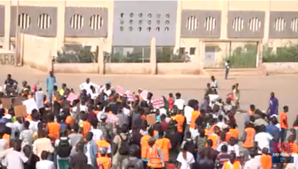 [🔴LIVE] Suivez la marche de protestation de la plateforme « AAR LI NU BOKK » du 12 juillet 2019
